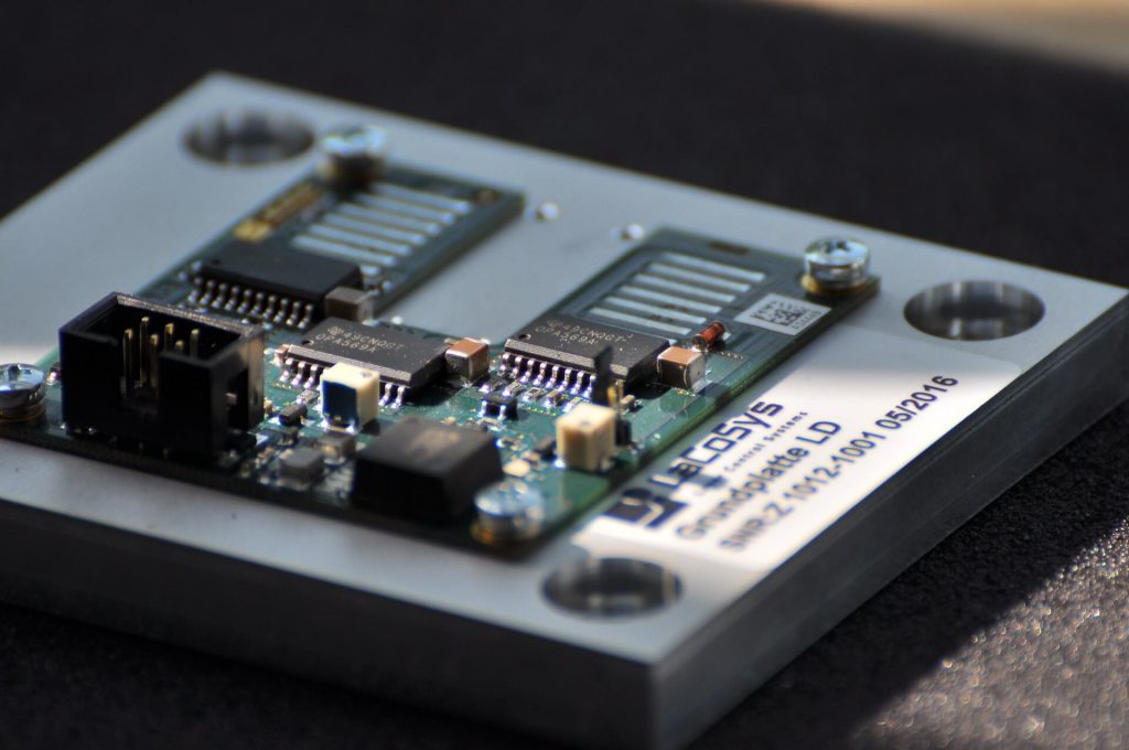 CW Laserdioden-Treiber mit TEC Controller - SmartPower XS Seite